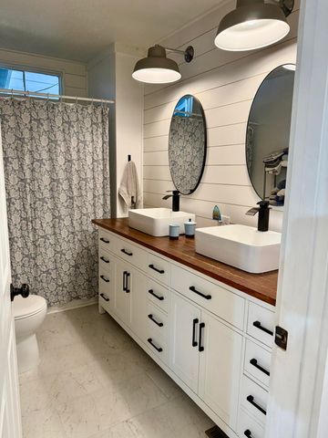 305 E Webster Avenue, Ava, MO 65608