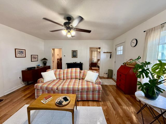 305 E Webster Avenue, Ava, MO 65608