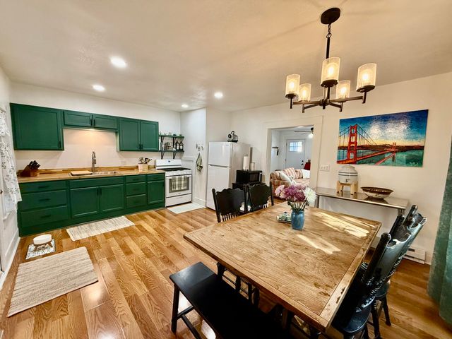 305 E Webster Avenue, Ava, MO 65608