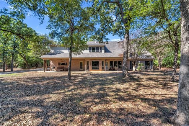 9645 Oak Meadow Lane, Pilot Point, TX 76258