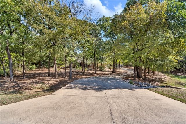 9645 Oak Meadow Lane, Pilot Point, TX 76258