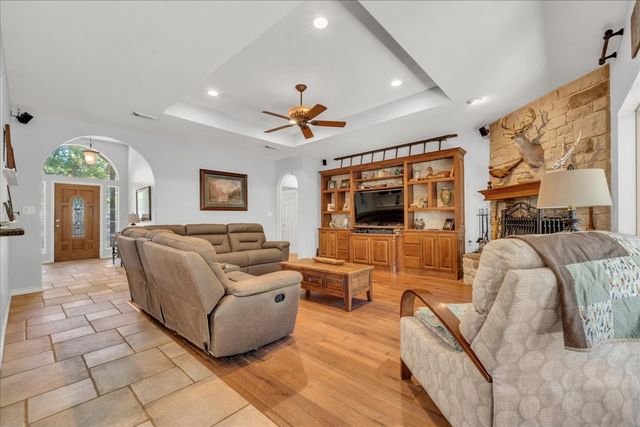 9645 Oak Meadow Lane, Pilot Point, TX 76258