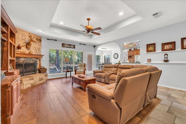 9645 Oak Meadow Lane, Pilot Point, TX 76258