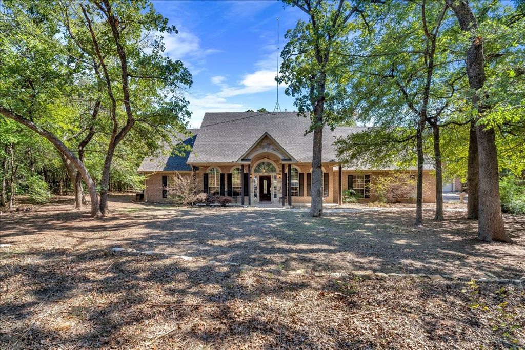 9645 Oak Meadow Lane, Pilot Point, TX 76258