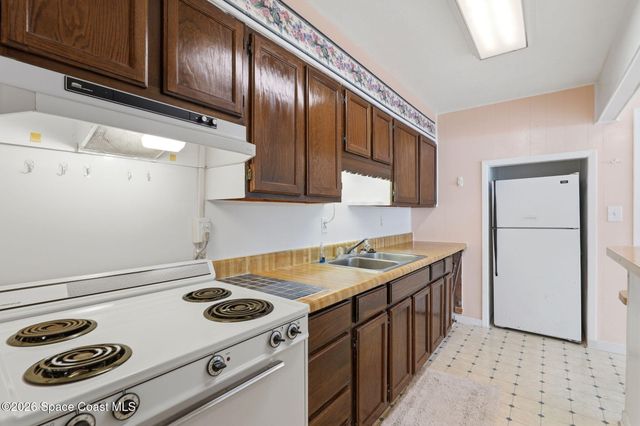 302 Lincoln Avenue 12, Cape Canaveral, FL 32920