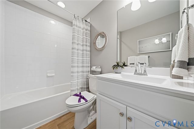 9002 Szalay Ln, Ashland, VA 23005