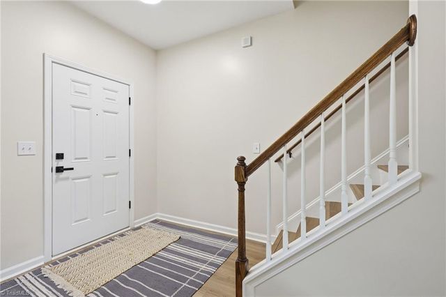 282 Water Lily Circle, Winston-salem, NC 27107