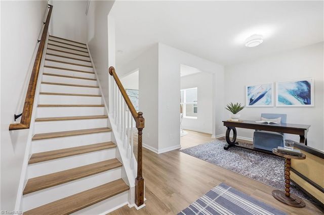 282 Water Lily Circle, Winston-salem, NC 27107