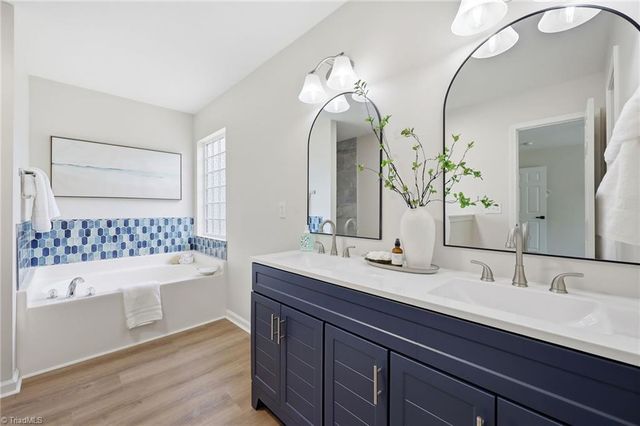 282 Water Lily Circle, Winston-salem, NC 27107