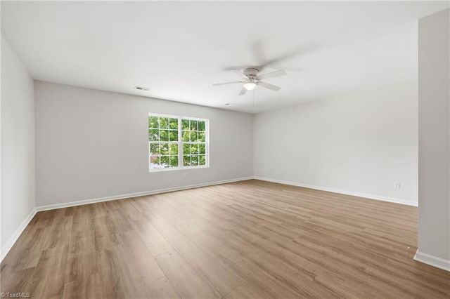 282 Water Lily Circle, Winston-salem, NC 27107