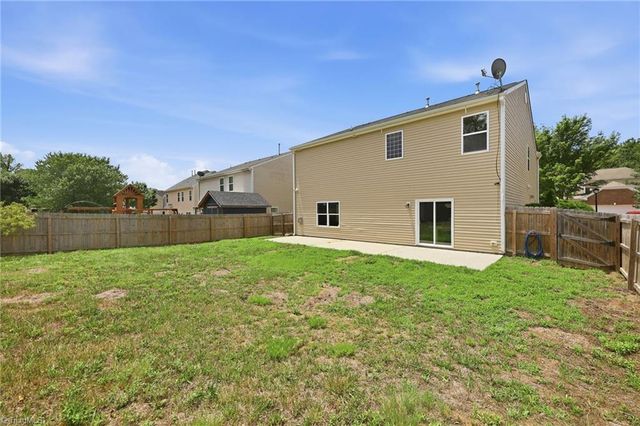 282 Water Lily Circle, Winston-salem, NC 27107