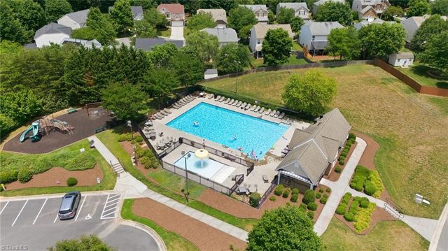 282 Water Lily Circle, Winston-salem, NC 27107