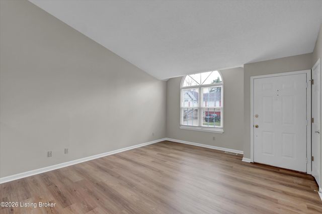 8814 Astrid Ave, Louisville, KY 40228