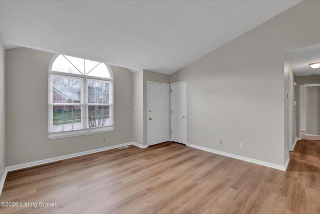 8814 Astrid Ave, Louisville, KY 40228