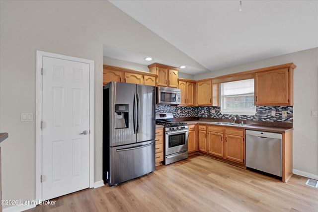 8814 Astrid Ave, Louisville, KY 40228