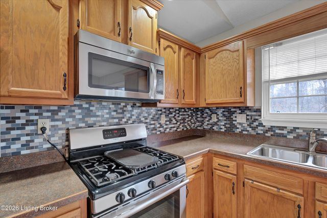 8814 Astrid Ave, Louisville, KY 40228