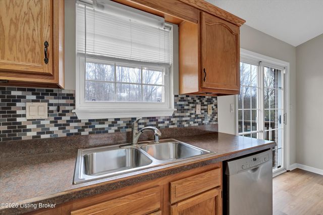 8814 Astrid Ave, Louisville, KY 40228