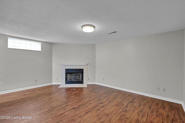 8814 Astrid Ave, Louisville, KY 40228