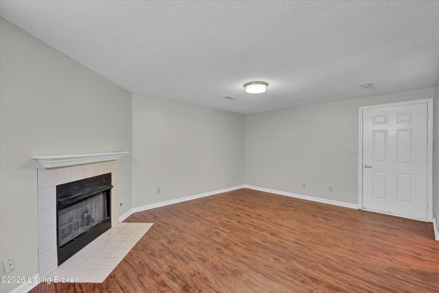 8814 Astrid Ave, Louisville, KY 40228