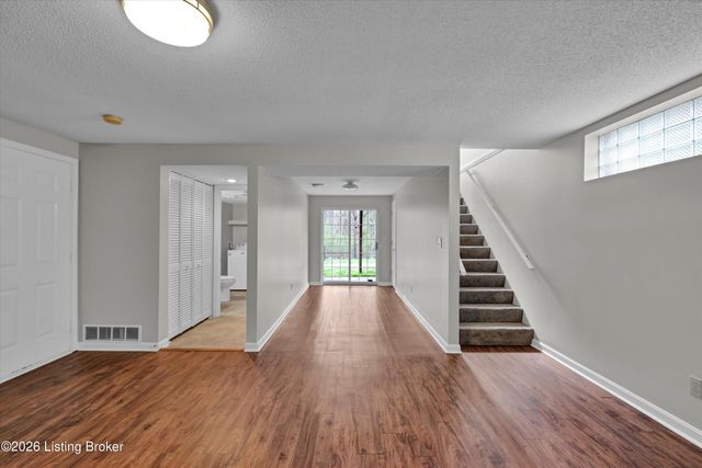 8814 Astrid Ave, Louisville, KY 40228