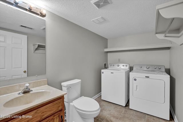 8814 Astrid Ave, Louisville, KY 40228