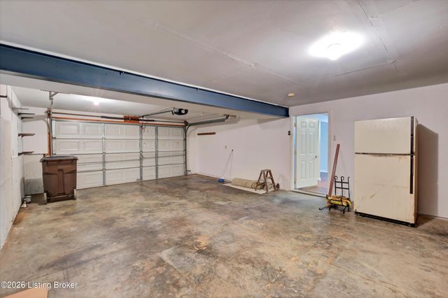 8814 Astrid Ave, Louisville, KY 40228