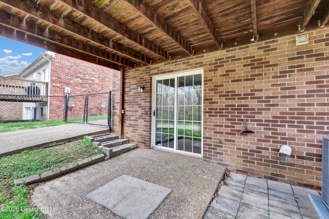 8814 Astrid Ave, Louisville, KY 40228