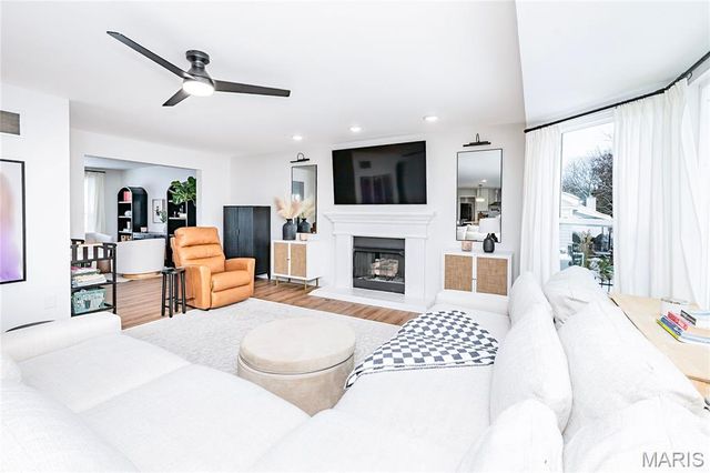 7982 Dockside Drive, Dardenne Prairie, MO 63368