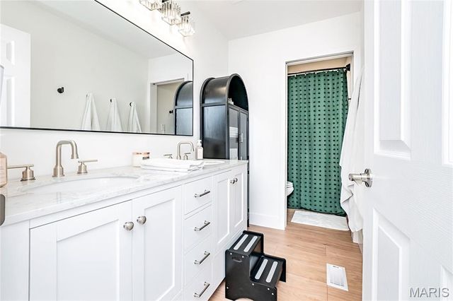 7982 Dockside Drive, Dardenne Prairie, MO 63368