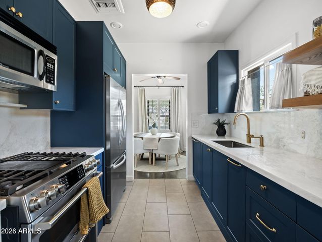 1115 E WELDON Avenue, Phoenix, AZ 85014