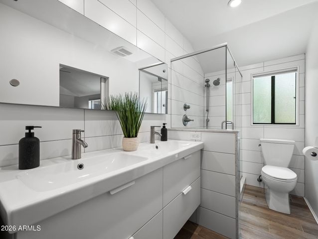 1115 E WELDON Avenue, Phoenix, AZ 85014
