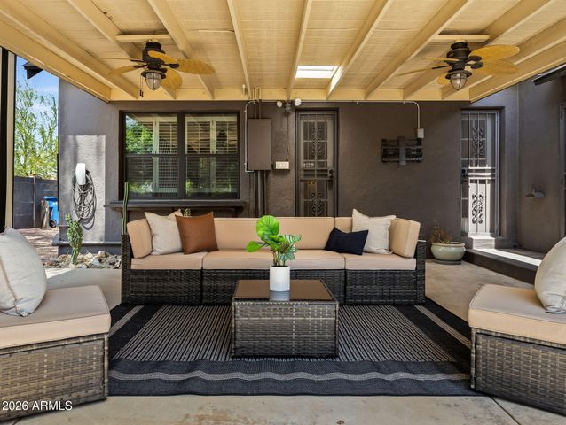 1115 E WELDON Avenue, Phoenix, AZ 85014