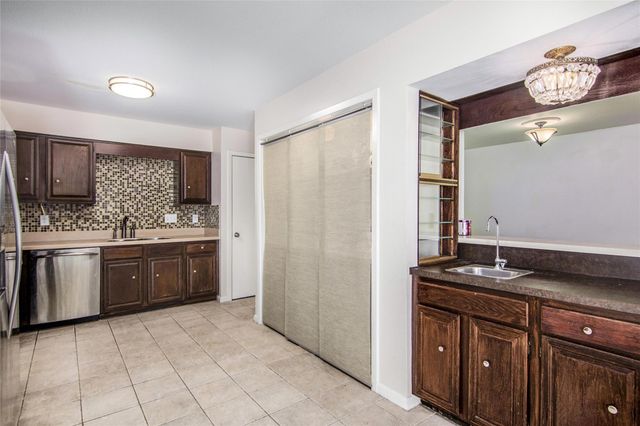 4800 Palmetto Street, Bellaire, TX 77401