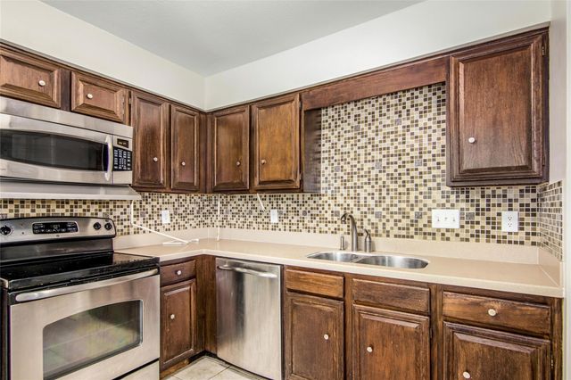 4800 Palmetto Street, Bellaire, TX 77401
