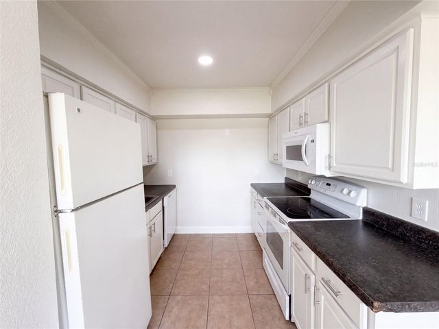 3225 CLEVELAND HEIGHTS BOULEVARD, Lakeland, FL 33803