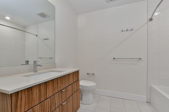 250 Meridian St 306, Boston, MA 02128