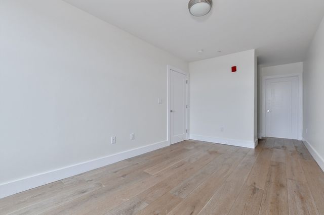 250 Meridian St 306, Boston, MA 02128