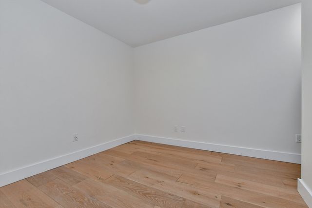 250 Meridian St 306, Boston, MA 02128