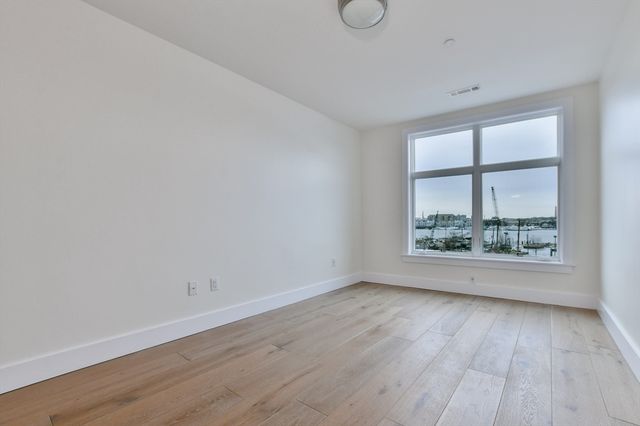 250 Meridian St 306, Boston, MA 02128