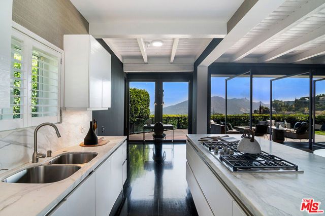 7318 Pacific View Drive, Los Angeles, CA 90068