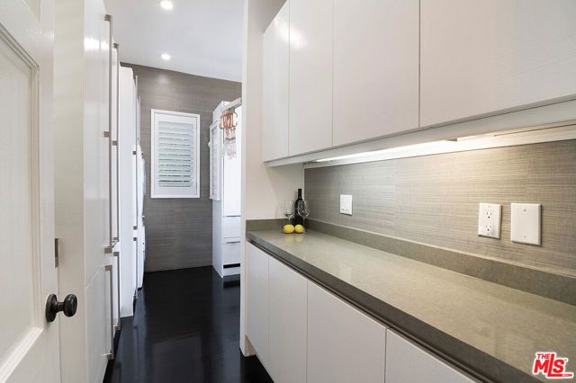 7318 Pacific View Drive, Los Angeles, CA 90068