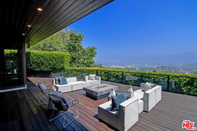 7318 Pacific View Drive, Los Angeles, CA 90068