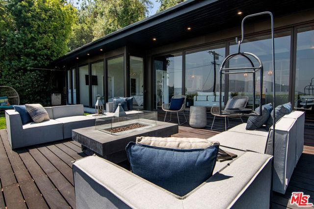 7318 Pacific View Drive, Los Angeles, CA 90068
