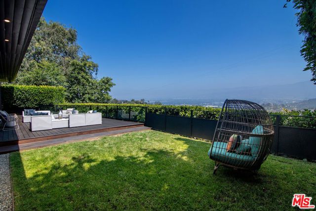 7318 Pacific View Drive, Los Angeles, CA 90068
