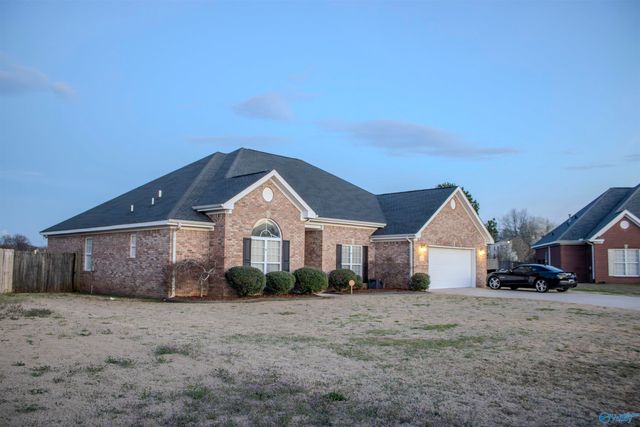 2609 Buckingham Gate SW, Decatur, AL 35603