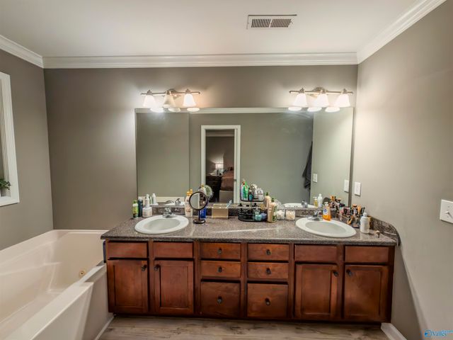 2609 Buckingham Gate SW, Decatur, AL 35603