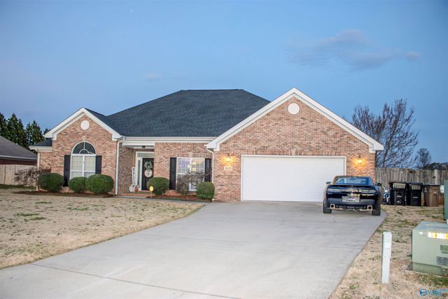 2609 Buckingham Gate SW, Decatur, AL 35603