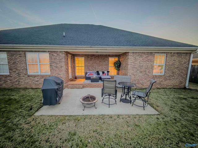 2609 Buckingham Gate SW, Decatur, AL 35603