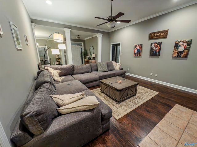 2609 Buckingham Gate SW, Decatur, AL 35603