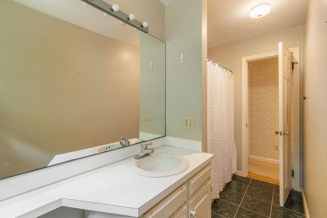 155 Job Seamans Acres, New London, NH 03257